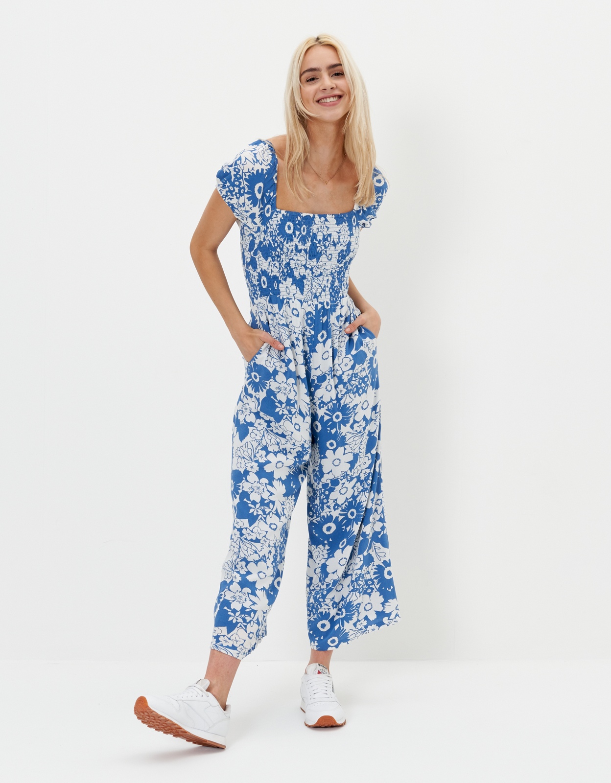 Apiece Apart Womens Size 0 Meru store Jumpsuit Blue White Floral Plunging Puff-Sleeve